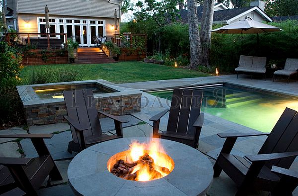 backyard_02.jpg