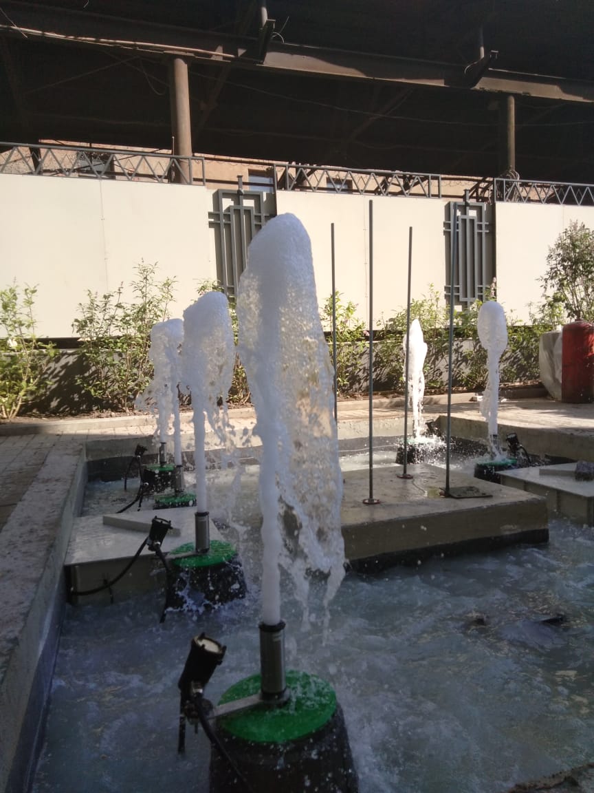 Строительство фонтана в КД Октавия